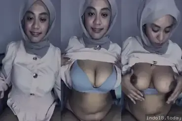 Chat panas bareng cewek vú gede bikin nagih