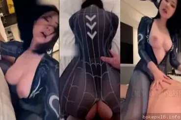 Pacar Cosplay Bunny Ngangkang Minta Dientot