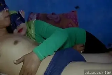 Tante Topeng BJ, Kontol Disedot Sampe Ngecrot